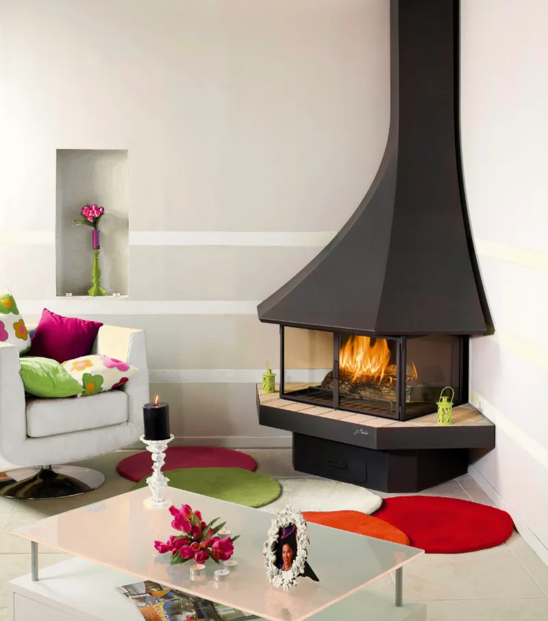 JC Bordelet Julietta 985 showing silk-screened windows and flames