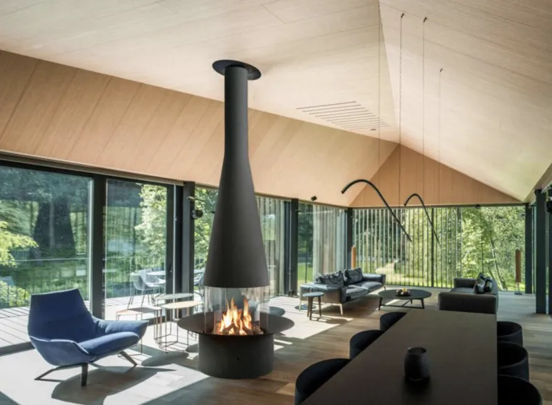 Focus Filiofocus Central 2000 in contemporary architectural setting