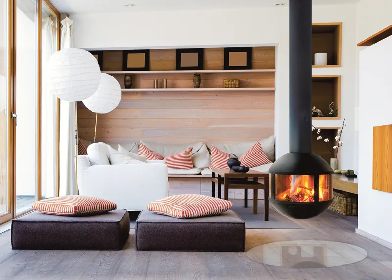 Focus Agorafocus 630 round hanging fireplace with glass fireguard